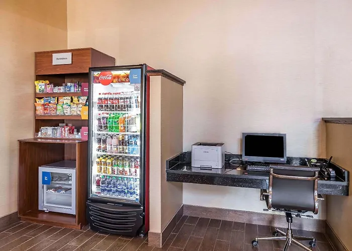Comfort Suites North