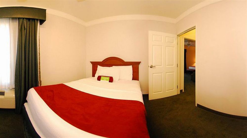 Comfort North Hotel Fort Wayne